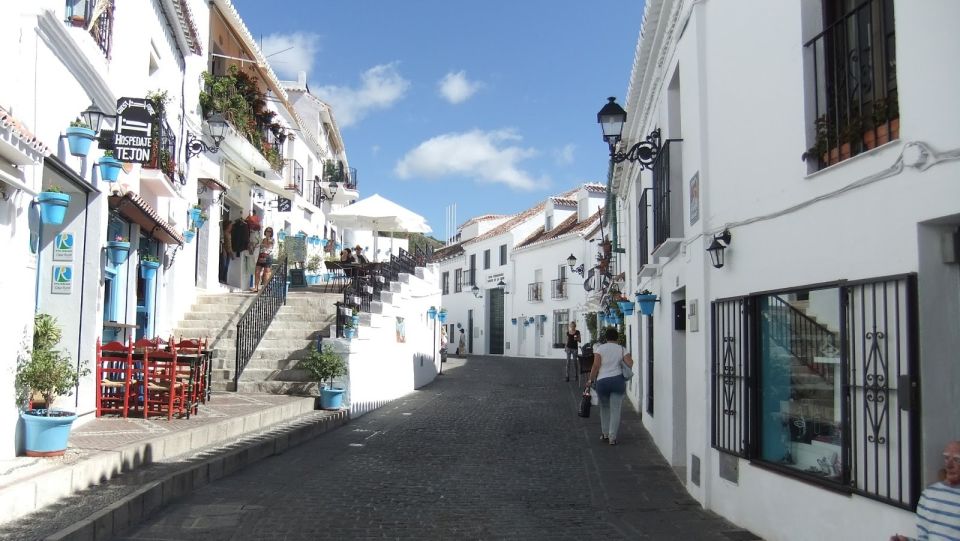 Malaga: Private Day Trip to Mijas - The guided walk through whitewashed lanes