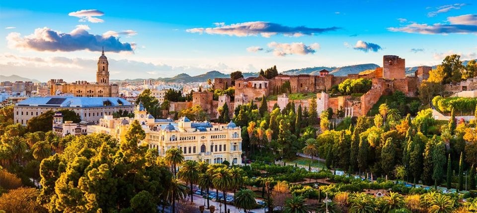 Málaga: Private Personalized Walking Tour - Choosing your own route: steering between monuments, museums, and street-level Málaga