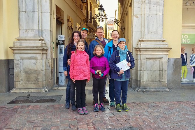 Málaga: Private Sightseeing Treasure Hunt - The route in order: markets, theatres, gardens, and Larios