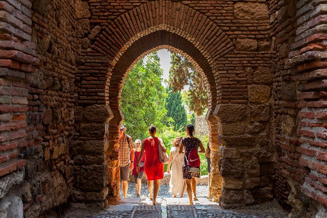 Malaga Private Walking Tour, Alcazaba & Catamaran Cruise - Timing, Weather, and Footwear Tips for a Smooth 4.5 Hours