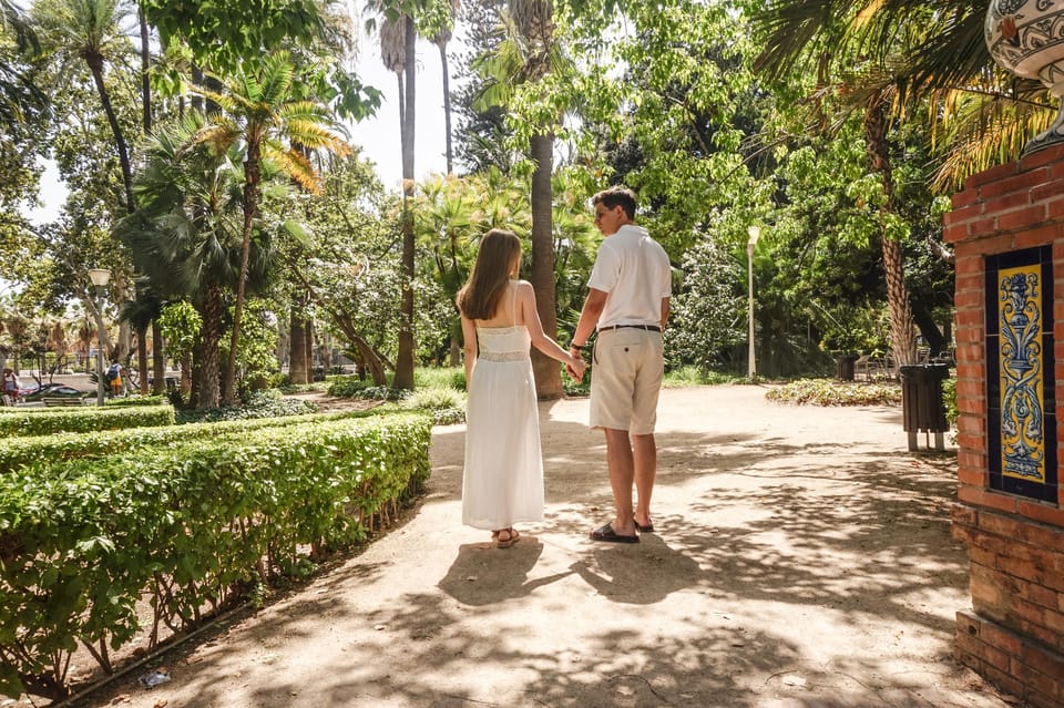Málaga: Professional Photoshoot and City Tour - Photo delivery: digital files plus up to 50 HD favorites