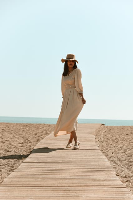Málaga: Professional Photoshoot and City Tour - Value check: is $100 per person worth it?