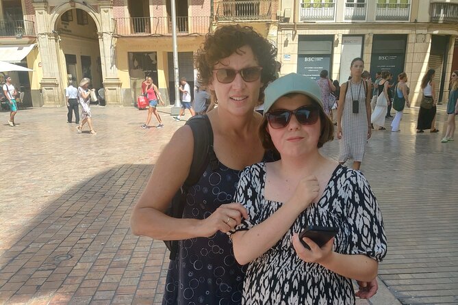 Malaga Scavenger Hunt and Sights Self-Guided Tour - Alcazabilla Street and the “Many More” Factor