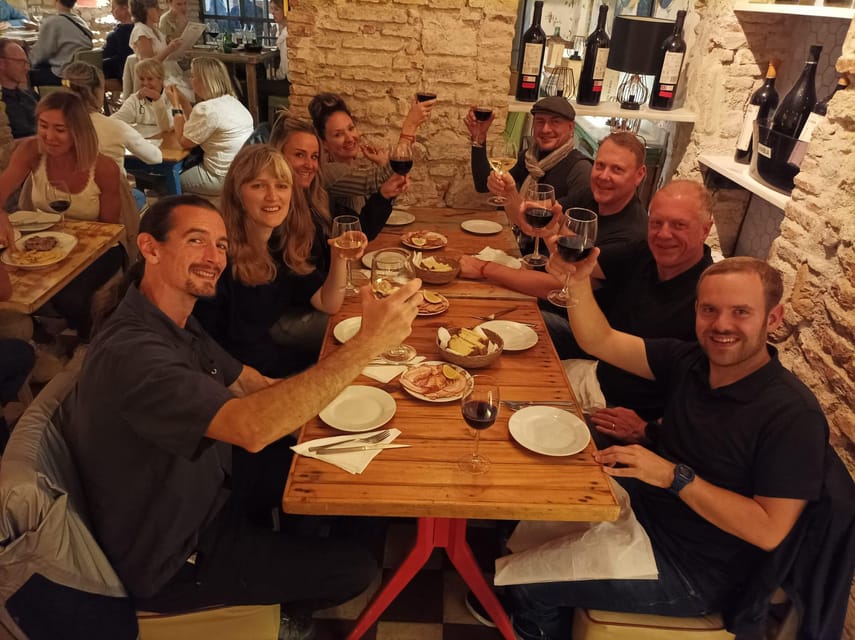 MALAGA: ULTIMATE FLAMENCO & TAPAS TOUR - The Flamenco Hour: Guitar, Singing, and Dance in Clear Segments