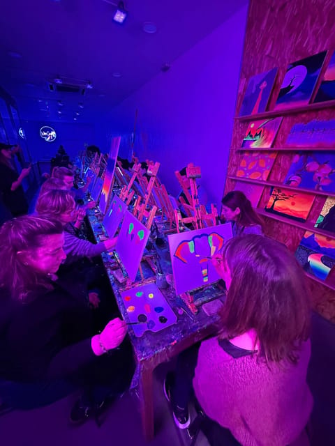 Málaga: Wine Gogh Glow Academy Paint and Sip Class - Entering the Wine Gogh Studio in Málaga