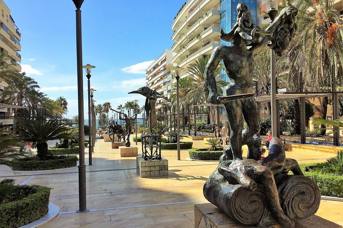 Marbella: group walking Tour - Incarnation Church and the Arab Castle Ruins
