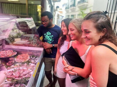 Marbella: Guided Market Tour with Tapas and Wine Pairings - Your 3-hour route: Plaza de los Naranjos to the Mercado Centrale