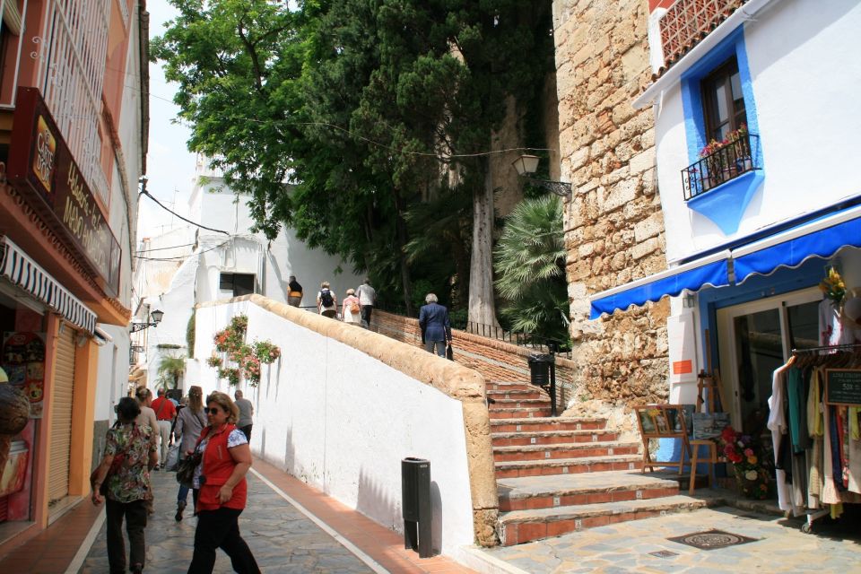 Marbella, Mijas and Puerto Banús Full-Day Sightseeing Tour - How the guide experience shapes your day