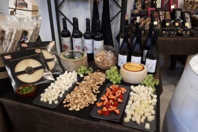 Marbella old town tour with Tapas and Wines - Tapas and wine in two bars: what’s actually included