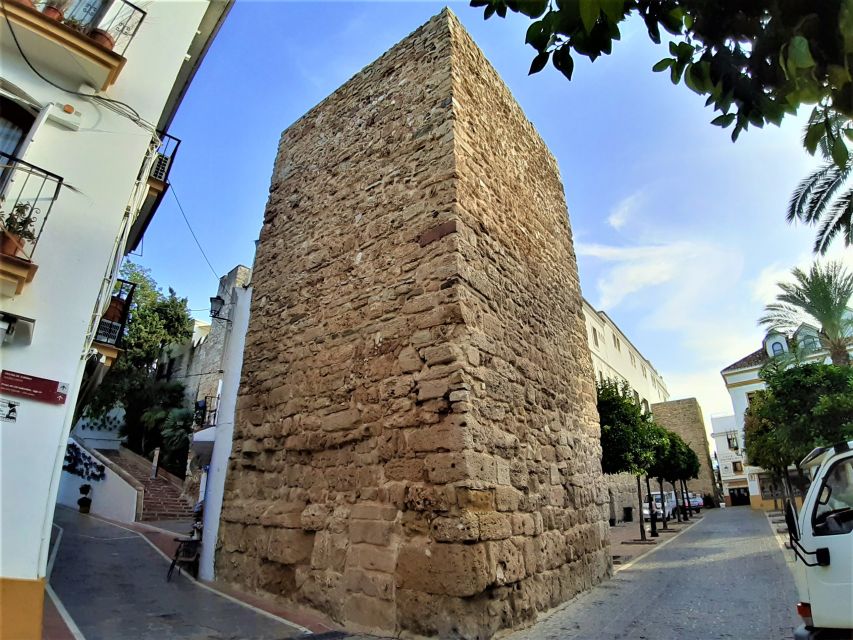 Marbella: Private Walking Tour - Moorish castle remains and Castilian buildings: reading centuries on foot