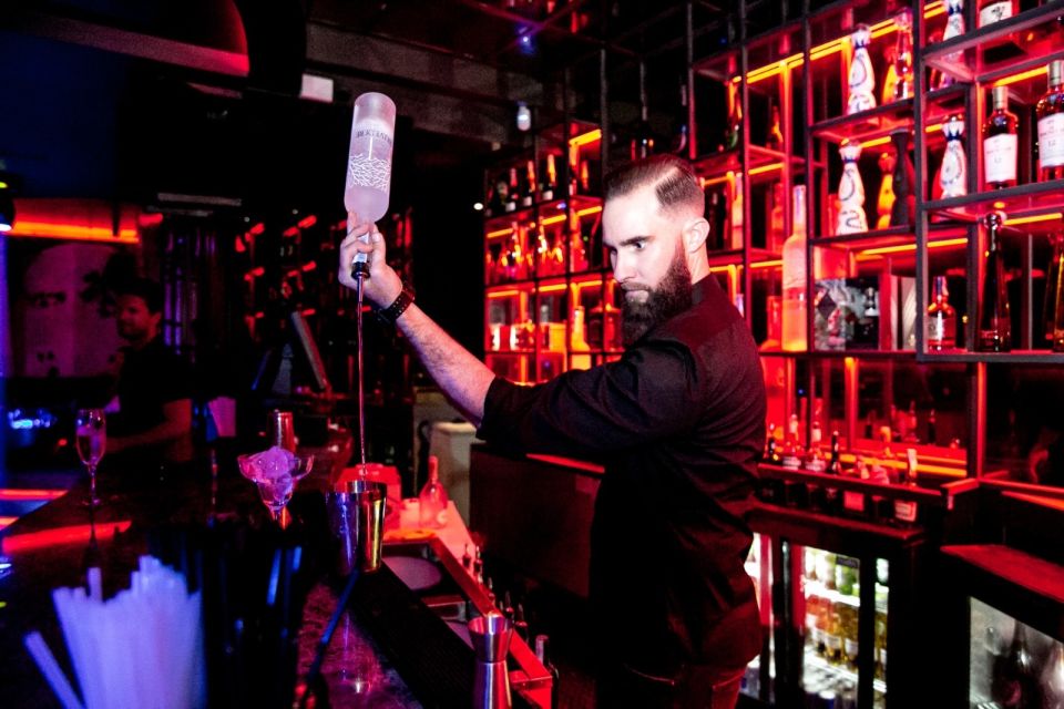 Marbella: Puerto Banus Night Life Walking Tour - Puerto Banús at night: what this tour really delivers