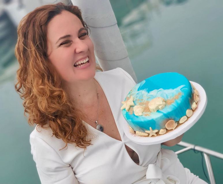 Marbella: Puerto Banús Private Sailing Cruise with Drinks - Dolphins, paddleboards, and snorkeling: how the fun gets slotted in