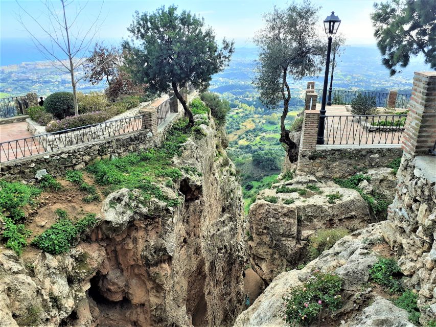 Mijas: Group walking tour - Group tour flow: pacing, guide language, and what you’ll do with your time
