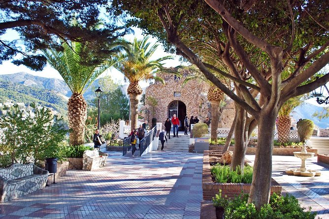 Mijas Village Private Tour from Malaga and Surrounding Areas - Whitewashed Corners, Courtyards, Gardens, and Older Walls