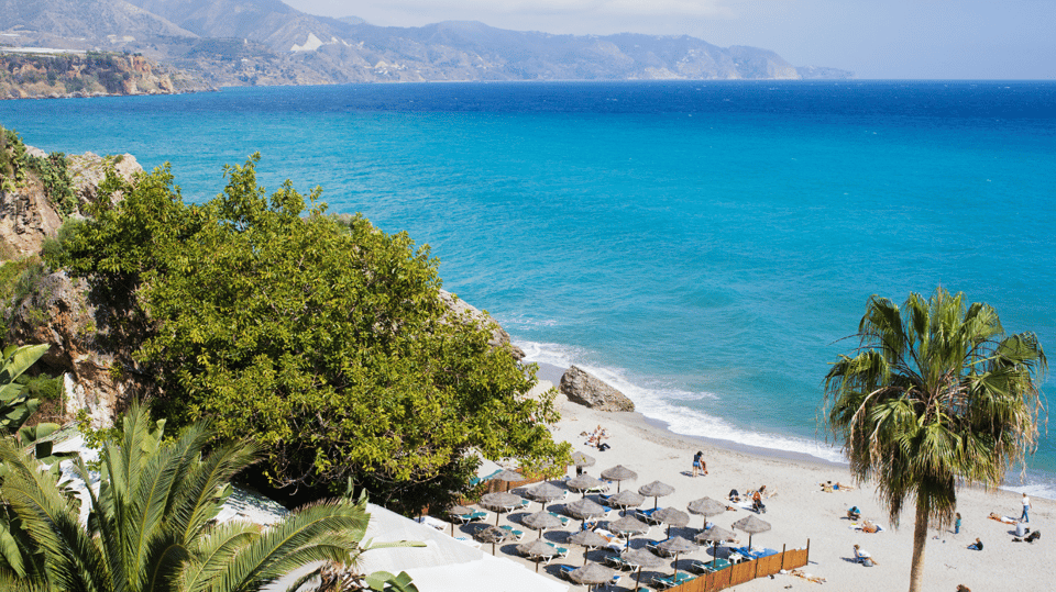 Nerja and Frigiliana from Málaga: the mountain and the sea - The ride from Málaga: how the day usually strings together