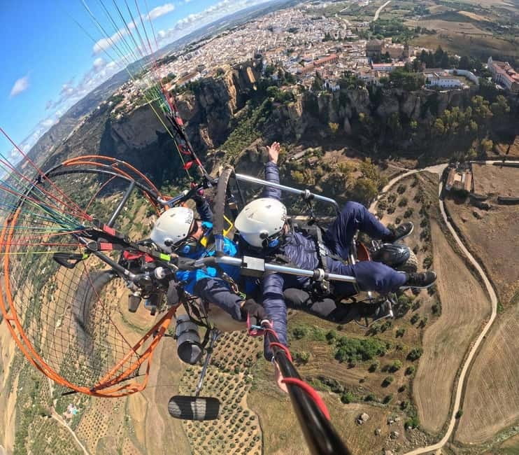 Paramotoring in Ronda (Malaga), near Marbella - Finding the meeting point: a small hangar and a gravel strip