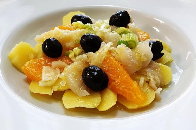 PREMIUM TAPAS TOUR: Tapas, Paella and Winery - The in-between walks: 19th-century power, Malaga’s main street, and bearings