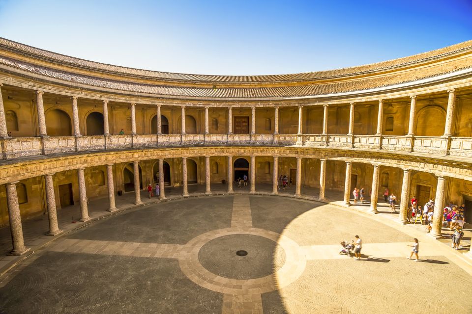 Private Alhambra Tour From Malaga & Surrounds - The One-Hour Break: How to Use Your Time Inside or Outside