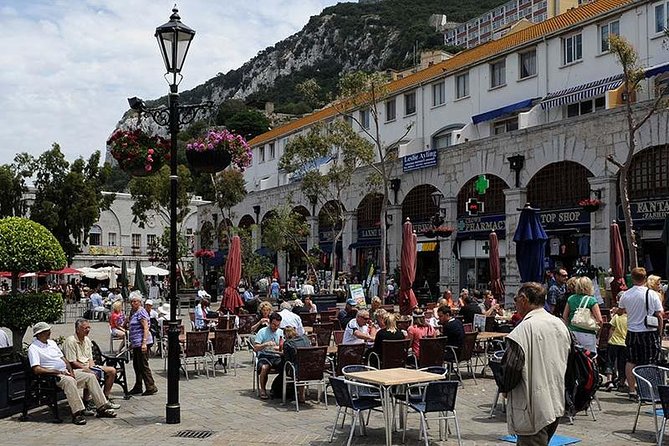 Private exclusive tours from Malaga and Marbella to Gibraltar - Battle siege tunnels: why this part feels different from typical sightseeing