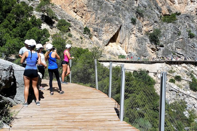 Private Tour in Caminito del Rey from Marbella or Malaga - Timing the Walk and Getting Back: Finishing at El Chorro