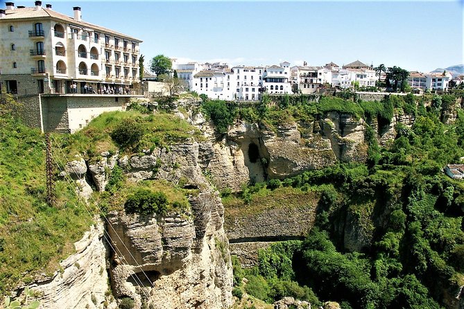 Private tour in Ronda with hotel or shore pickup on Costa del Sol - Private guide quality: what good pacing feels like