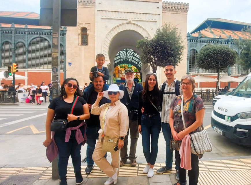 Private walking tour: Cathedral, Alcazaba and Roman Theatre - Who this tour suits best