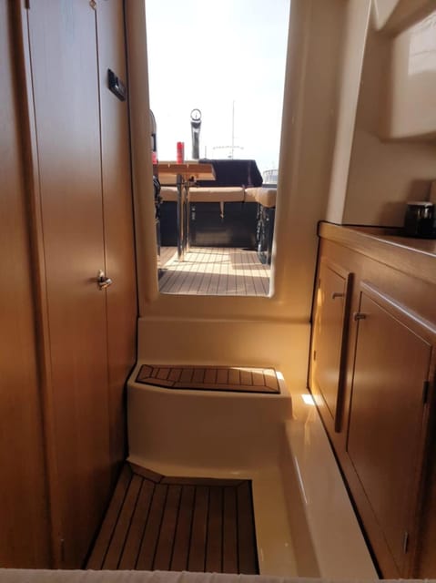 Puerto Banus: Boat Charter Moonday Yacht - Entering the Moonday 780 SD Experience in Puerto Banús