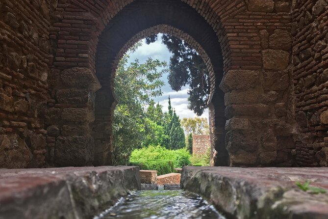 Roman Theatre and Alcazaba of Málaga Tour - Alcazaba Fortress Walls: Learning Why It Was Called Impregnable