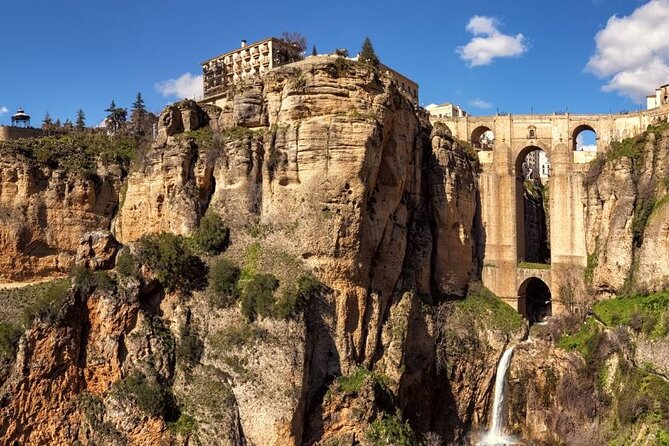 Ronda Self-Guided Audio Tour with Andalucia Travel Expert - Mirador de Ronda and the viewpoint trail toward Puente Nuevo