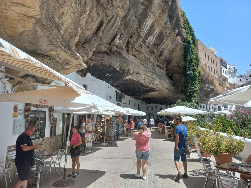 Ronda & Setenil de las Bodegas - SemiPrivate - The van transfer: short break, long anticipation