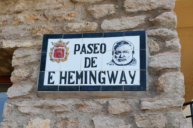 Ronda, the dreamt city: Private Walking Tour - City Hall Square and the Main Christian Temple