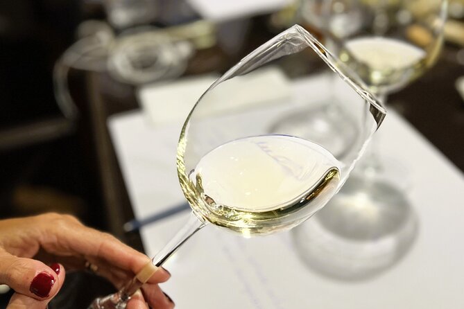 Sensory Tasting to Discover Wine with the 5 Senses - Cheese Board and Snacks: The Part That Keeps It Fun