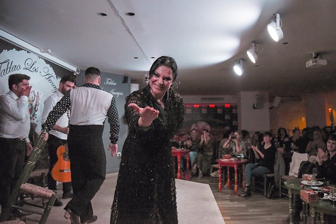 Tablao Flamenco Los Amayas Admission Ticket - Getting there in Málaga: pickup, public transport, and the short walk