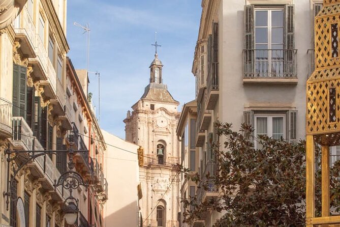 Tour around the Central Market of Malaga - Mapas y Compañía, Muslim-style lanes, and the Thyssen Museum façade
