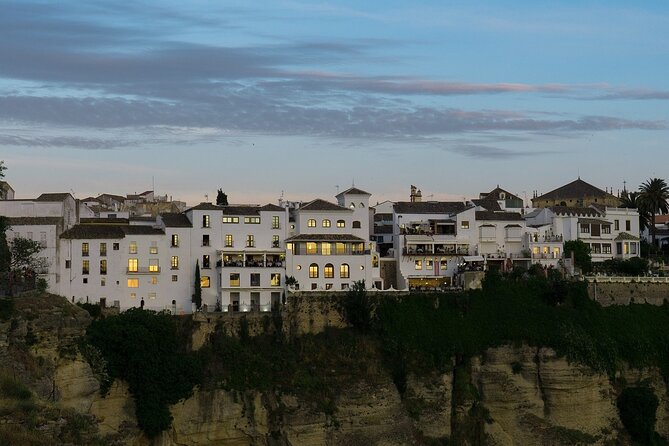 Tour in Ronda with Guided Visit and Setenil de las Bodegas - El Tajo de Ronda: Puente Nuevo Views in 15 Minutes