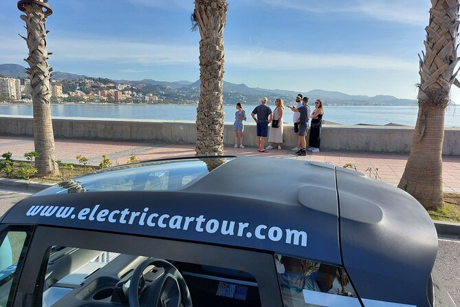 Tour Málaga by electric car: Discover the city in 2 hours - Back toward the center: bohemian street art and La Manquita