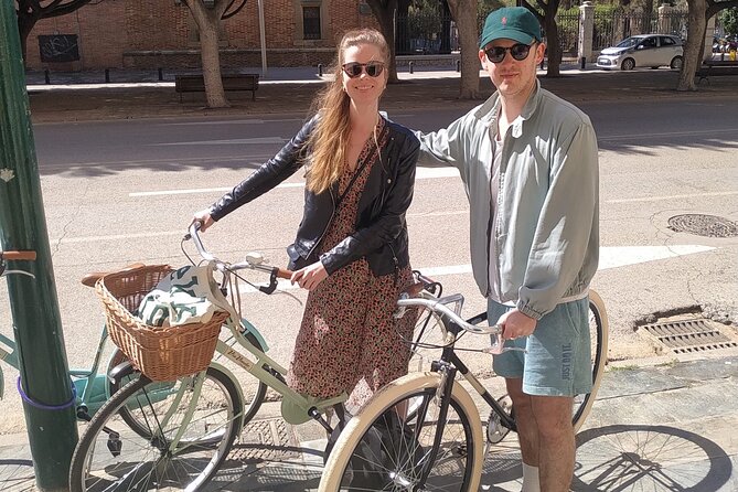 Vintage Style Bike Rental in Malaga - Meeting point on P.º Reding: start here, ride out, come back