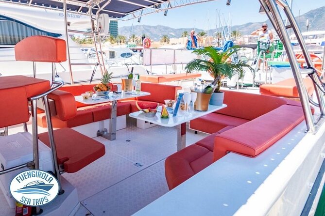 Walk and dolphin watching in Fuengirola + 1 drink - The skipper’s briefing: learning while you look